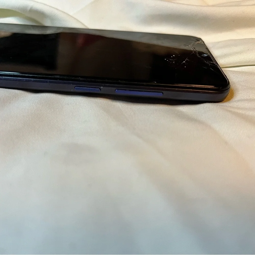 Motorola‎ Moto G Pure Doesn’t Work/Charge. AS-IS
